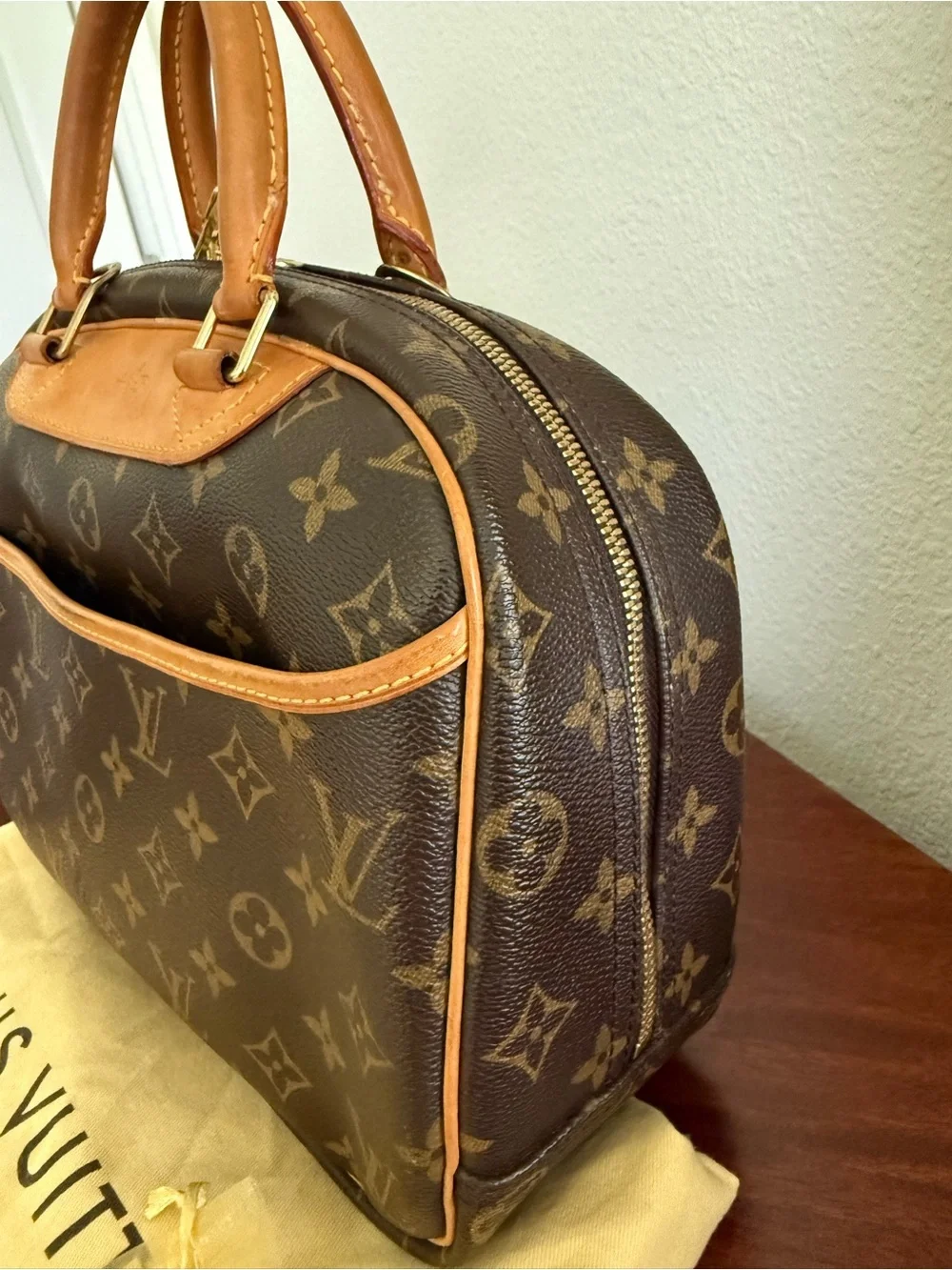 🌹Authentic Louis Vuitton Trouville PM